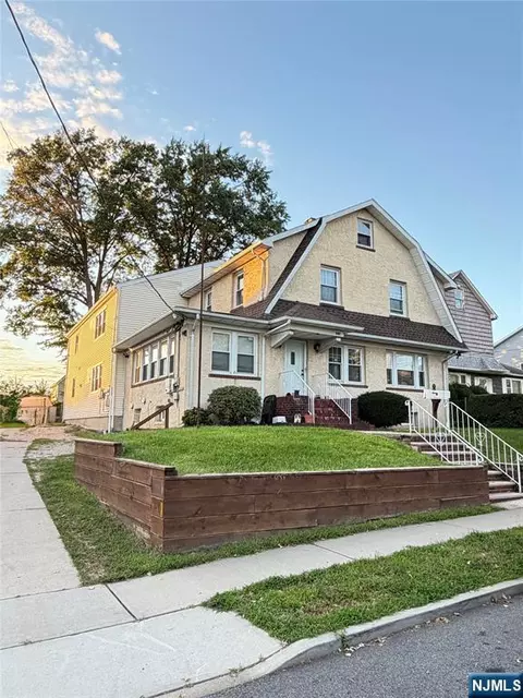 141 Humboldt St, East Rutherford, NJ 07073