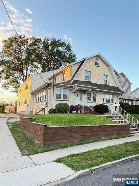 141 Humboldt St, East Rutherford, NJ 07073