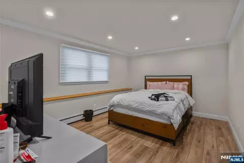 Bedroom - 318 Briarcliff Ln, Paramus, NJ 07652 photo 4 of 4
