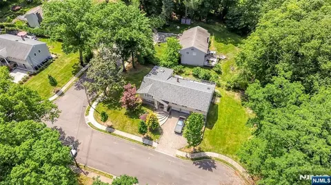 View/Area - 318 Briarcliff Ln, Paramus, NJ 07652 photo 1 of 3