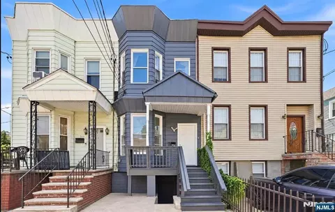 363 Forrest St, Jersey City, NJ 07304