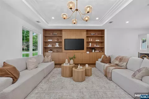Living - 85 Oliver Rd, Paramus, NJ 07652 photo 1 of 2