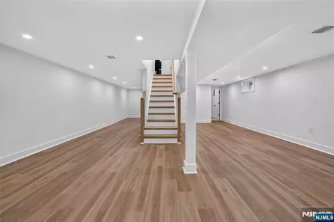 Entry Way - 85 Oliver Rd, Paramus, NJ 07652 photo 4 of 4