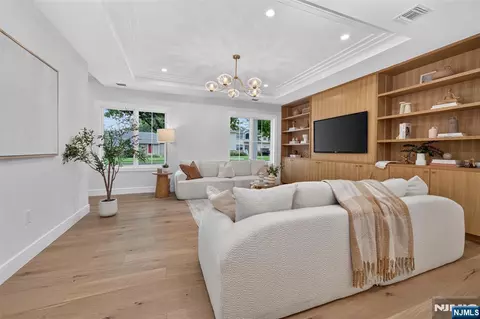 Living - 85 Oliver Rd, Paramus, NJ 07652 photo 2 of 2