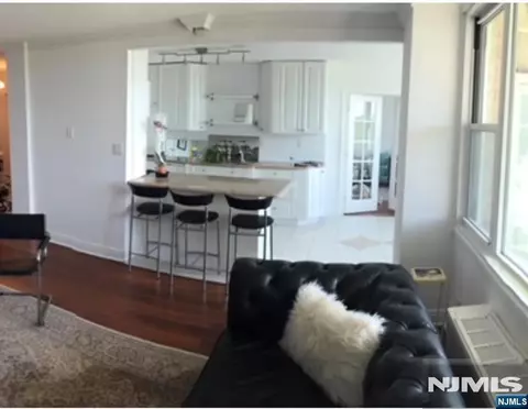 2200 Central Rd #9W, Fort Lee, NJ 07024
