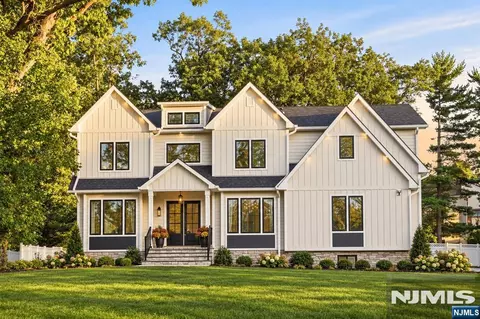 190 Laurel Ave, Livingston, NJ 07039