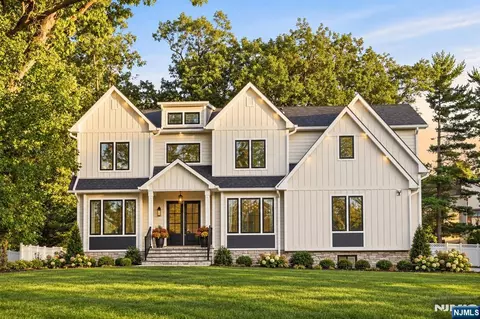 190 Laurel Ave, Livingston, NJ 07039