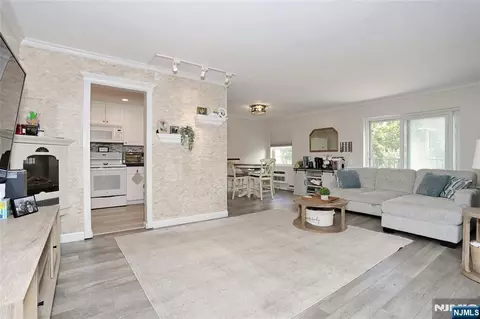 550 Fairview Ave #302, Westwood, NJ 07675