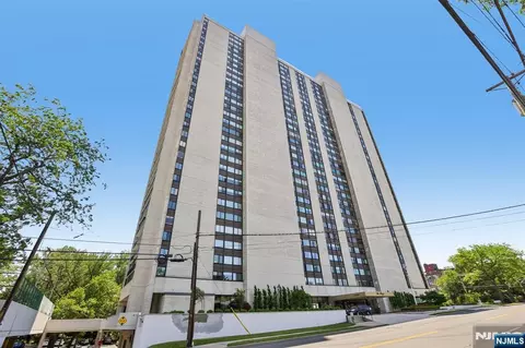 1500 Palisade Ave #18C, Fort Lee, NJ 07024