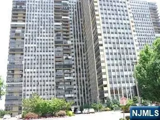 200 Winston Dr #C2611, Cliffside Park, NJ 07010