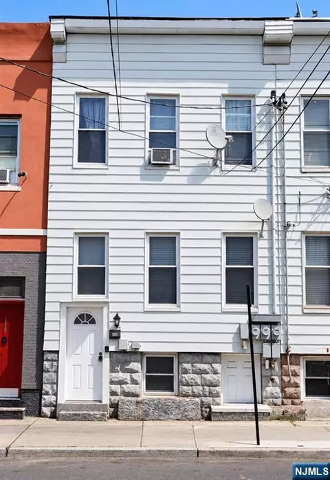 653 4th Ave, Elizabeth, NJ 07202
