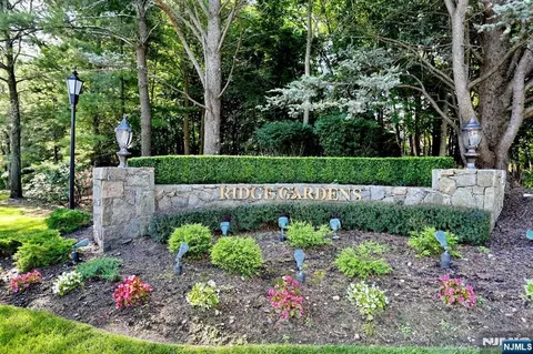 3916 Melville Ct #3916, Mahwah, NJ 07430