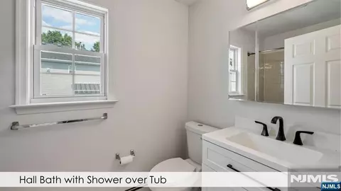 Bath - 758 Manchester Way, Paramus, NJ 07652 photo 2 of 2