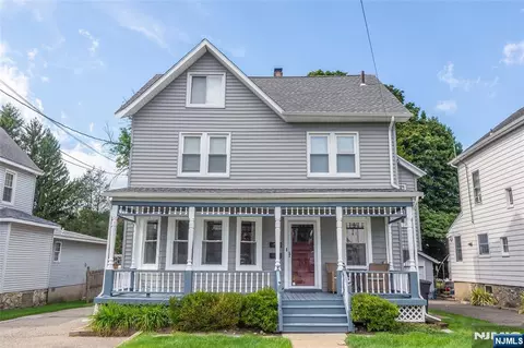 15 Washburn Pl, Caldwell, NJ 07006