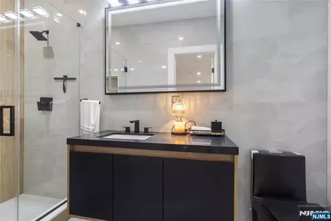 Bath - 151 Stuart St, Paramus, NJ 07652 photo 8 of 8