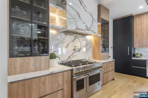 Kitchen - 151 Stuart St, Paramus, NJ 07652 photo 5 of 5