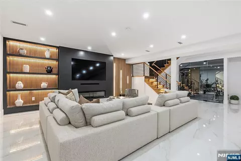 Other - 151 Stuart St, Paramus, NJ 07652 photo 6 of 15