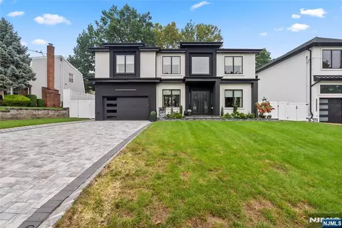 Exterior - 151 Stuart St, Paramus, NJ 07652 photo 2 of 3
