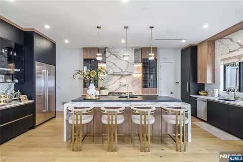 Kitchen - 151 Stuart St, Paramus, NJ 07652 photo 2 of 5