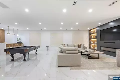 Living - 151 Stuart St, Paramus, NJ 07652 photo 4 of 4