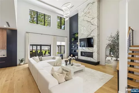 Living - 151 Stuart St, Paramus, NJ 07652 photo 1 of 4