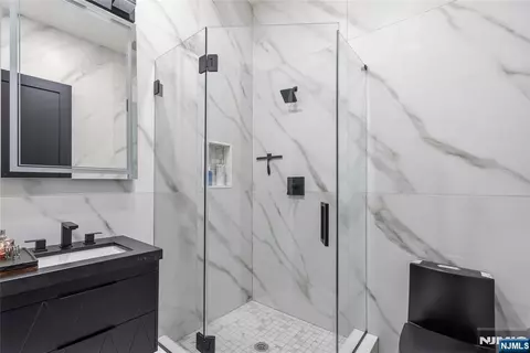 Bath - 151 Stuart St, Paramus, NJ 07652 photo 6 of 8