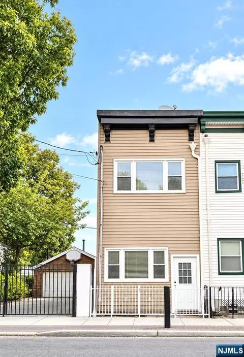 90 Hackensack Plank Rd # A, Weehawken, NJ 07086