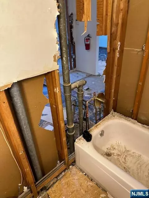 Bath - 76 E Maple St, Teaneck, NJ 07666 photo 5 of 5