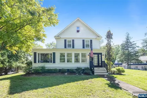 414 Franklin Ave, Wyckoff, NJ 07481