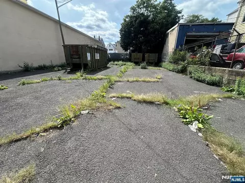 42-44 Camden St, Paterson, NJ 07503