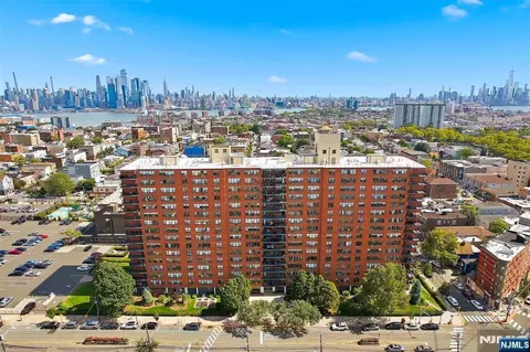 500 Central Ave #514, Union City, NJ 07087