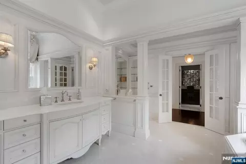 Bath - 29 Mcgrath Dr, Cresskill, NJ 07626 photo 2 of 2