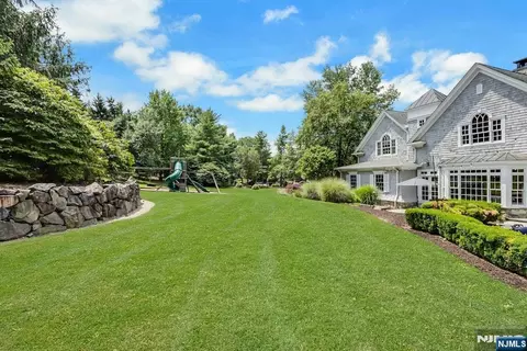 Exterior - 29 Mcgrath Dr, Cresskill, NJ 07626 photo 5 of 5