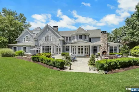 Exterior - 29 Mcgrath Dr, Cresskill, NJ 07626 photo 2 of 5