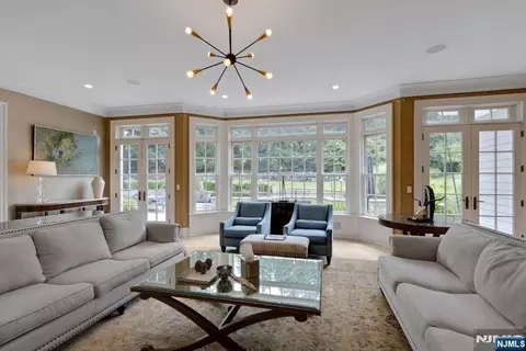 Living - 29 Mcgrath Dr, Cresskill, NJ 07626 photo 4 of 4