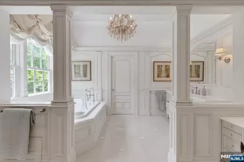 Bath - 29 Mcgrath Dr, Cresskill, NJ 07626 photo 1 of 2