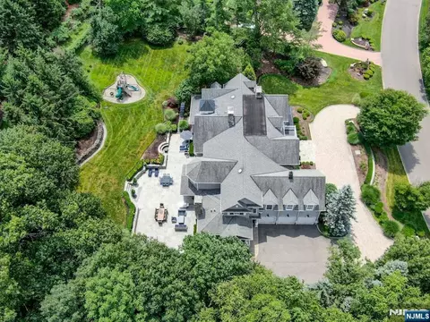 View/Area - 29 Mcgrath Dr, Cresskill, NJ 07626 photo 2 of 3