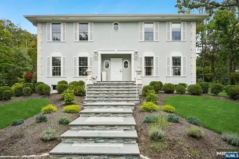 7 Gordon Rd, Essex Fells, NJ 07021