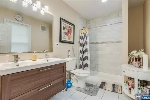 Bath - 11 Alps Rd, Wayne, NJ 07470 photo 1 of 2