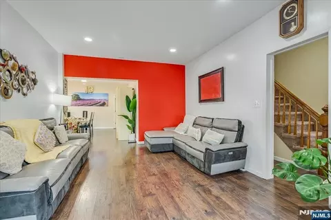 Entry Way - 11 Alps Rd, Wayne, NJ 07470 photo 2 of 4