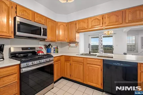 62 Amethyst Ln #276, Paterson, NJ 07501