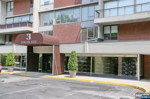 3 Horizon Rd #1432, Fort Lee, NJ 07024