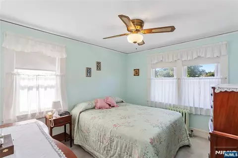 Bedroom - 98 Davis Ave, Hackensack, NJ 07601 photo 4 of 5