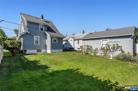 Exterior - 98 Davis Ave, Hackensack, NJ 07601 photo 5 of 6