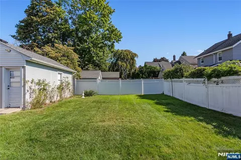 Exterior - 98 Davis Ave, Hackensack, NJ 07601 photo 4 of 6