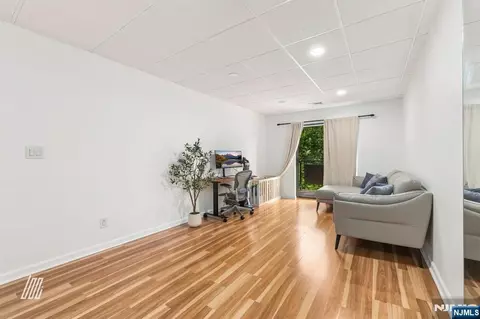 Living - 279 Clark St #A9, Hackensack, NJ 07601 photo 2 of 3