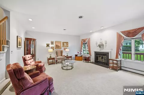 Living - 10 Matthew Rd, Wayne, NJ 07470 photo 2 of 2