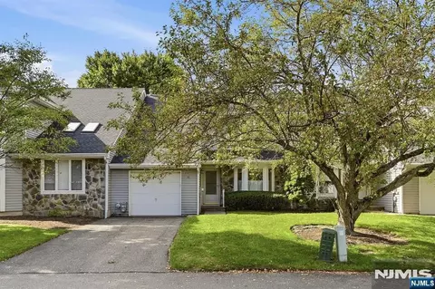 Exterior - 10 Matthew Rd, Wayne, NJ 07470 photo 2 of 5