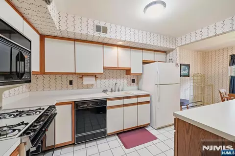Kitchen - 10 Matthew Rd, Wayne, NJ 07470 photo 2 of 6