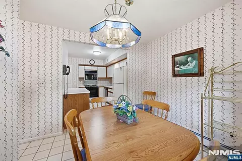 Dining - 10 Matthew Rd, Wayne, NJ 07470 photo 3 of 6